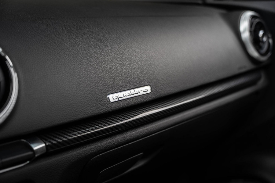 Audi RS3 Limousine 2.5 TFSI quattro | Panorama | B&O | Afneembare Trekhaak