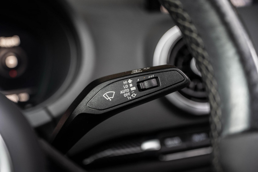 Audi RS3 Limousine 2.5 TFSI quattro | Panorama | B&O | Afneembare Trekhaak