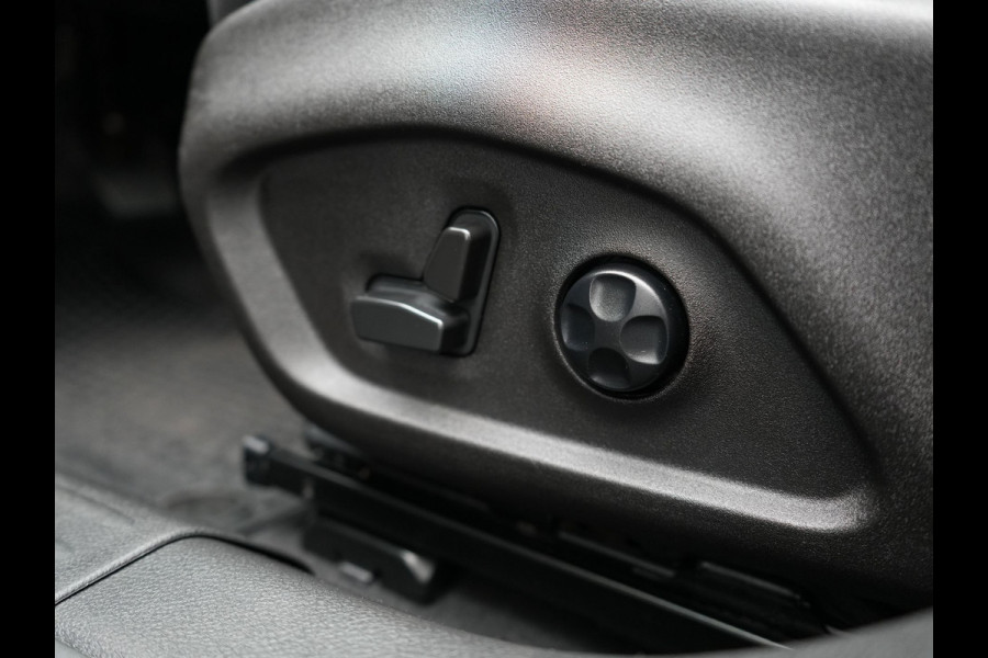 Jeep Compass 4xe 240 Plug-in Hybrid Electric S 240pk Dealer O.H PHEV | Panodak | Adaptive Cruise | 360 Camera | Lederen Sportstoelen Memory & Verwarmd | Apple Carplay | Navigatie | Blis | Virtual | DAB |