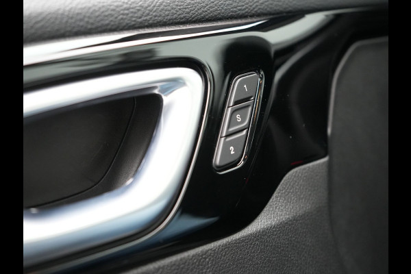 Jeep Compass 4xe 240 Plug-in Hybrid Electric S 240pk Dealer O.H PHEV | Panodak | Adaptive Cruise | 360 Camera | Lederen Sportstoelen Memory & Verwarmd | Apple Carplay | Navigatie | Blis | Virtual | DAB |