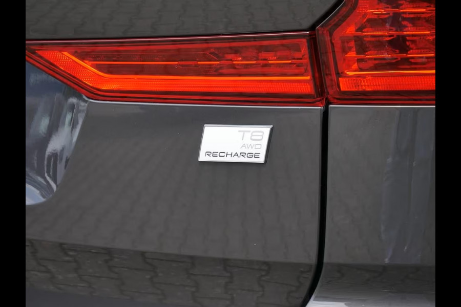 Volvo XC60 2.0 T8 Plug-in hybrid AWD Plus Dark (335kW/455PK) FULL OPTION (PANO / TREKH) ** 1e EIG - Ex VOLVO) ** INFORMEER OOK NAAR ONZE AANTREKKELIJKE FINANCIAL-LEASE TARIEVEN **