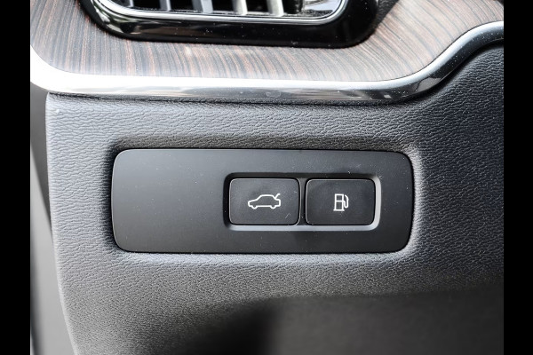 Volvo XC60 2.0 T8 Plug-in hybrid AWD Plus Dark (335kW/455PK) FULL OPTION (PANO / TREKH) ** 1e EIG - Ex VOLVO) ** INFORMEER OOK NAAR ONZE AANTREKKELIJKE FINANCIAL-LEASE TARIEVEN **