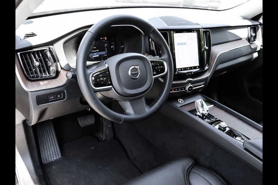 Volvo XC60 2.0 T8 Plug-in hybrid AWD Plus Dark (335kW/455PK) FULL OPTION (PANO / TREKH) ** 1e EIG - Ex VOLVO) ** INFORMEER OOK NAAR ONZE AANTREKKELIJKE FINANCIAL-LEASE TARIEVEN **