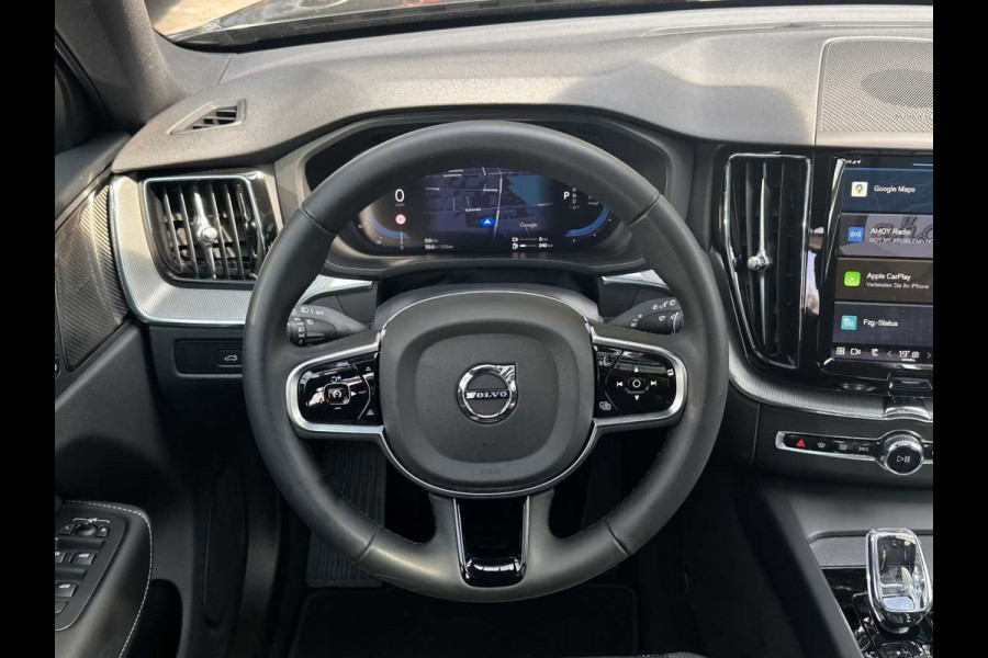 Volvo XC60 2.0 T8 Plug-in hybrid AWD Plus Black (335kW/455PK) FULL OPTION (PANO / TREKH) ** 1e EIG - Ex VOLVO) ** INFORMEER OOK NAAR ONZE AANTREKKELIJKE FINANCIAL-LEASE TARIEVEN **