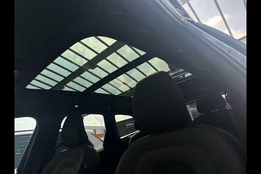 Volvo XC60 2.0 T8 Plug-in hybrid AWD Plus Black (335kW/455PK) FULL OPTION (PANO / TREKH) ** 1e EIG - Ex VOLVO) ** INFORMEER OOK NAAR ONZE AANTREKKELIJKE FINANCIAL-LEASE TARIEVEN **