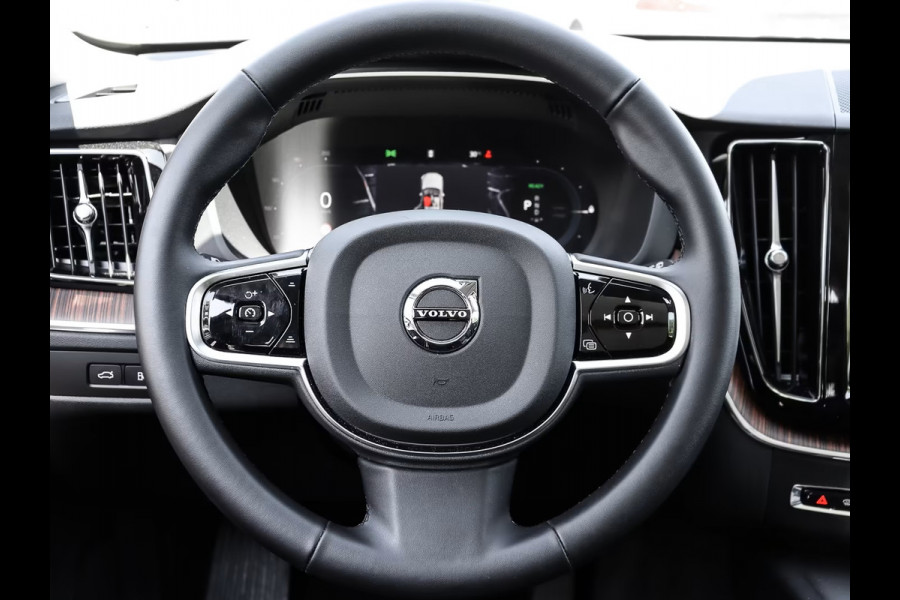 Volvo XC60 2.0 T8 Plug-in hybrid AWD Plus Black (335kW/455PK) FULL OPTION (PANO / TREKH) ** 1e EIG - Ex VOLVO) ** INFORMEER OOK NAAR ONZE AANTREKKELIJKE FINANCIAL-LEASE TARIEVEN **