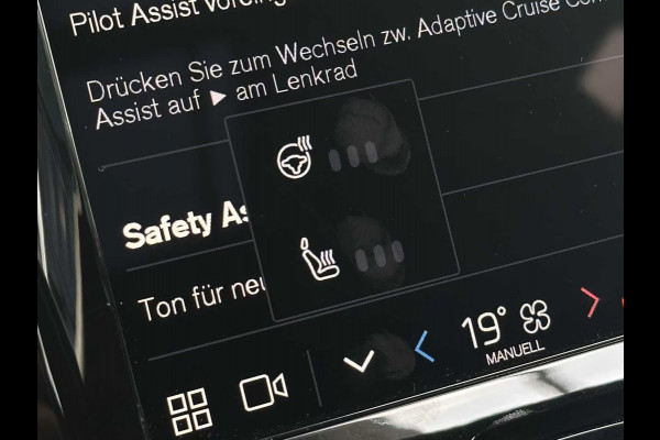 Volvo XC60 2.0 T8 Plug-in hybrid AWD Plus Black (335kW/455PK) FULL OPTION (PANO / TREKH) ** 1e EIG - Ex VOLVO) ** INFORMEER OOK NAAR ONZE AANTREKKELIJKE FINANCIAL-LEASE TARIEVEN **