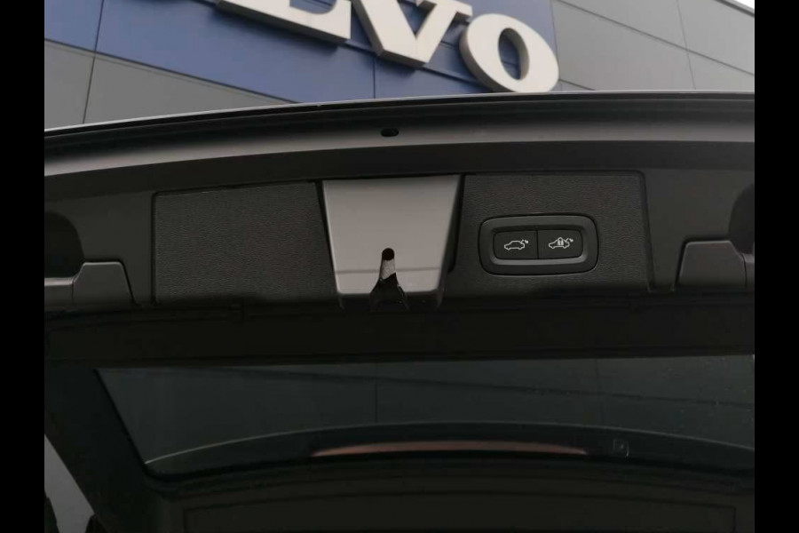 Volvo XC60 2.0 T8 Plug-in hybrid AWD Plus Black (335kW/455PK) FULL OPTION (PANO / TREKH) ** 1e EIG - Ex VOLVO) ** INFORMEER OOK NAAR ONZE AANTREKKELIJKE FINANCIAL-LEASE TARIEVEN **
