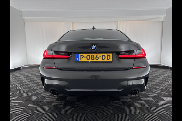 BMW 3-serie 320e Business Edition Plus (INCL.BTW) *PANO | LASER-LIGHT | FULL-LEATHER | ADAPTIVE-CRUISE | CAMERA | SPORT/HEATED-SEATS | DIGI-COCKPIT | KEYLESS | HIFI-SOUND | AMBIENT-LIGHT | DAB+ | NAVI-FULLMAP | 19''ALU*