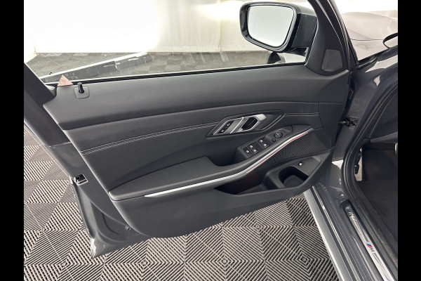 BMW 3-serie 320e Business Edition Plus (INCL.BTW) *PANO | LASER-LIGHT | FULL-LEATHER | ADAPTIVE-CRUISE | CAMERA | SPORT/HEATED-SEATS | DIGI-COCKPIT | KEYLESS | HIFI-SOUND | AMBIENT-LIGHT | DAB+ | NAVI-FULLMAP | 19''ALU*