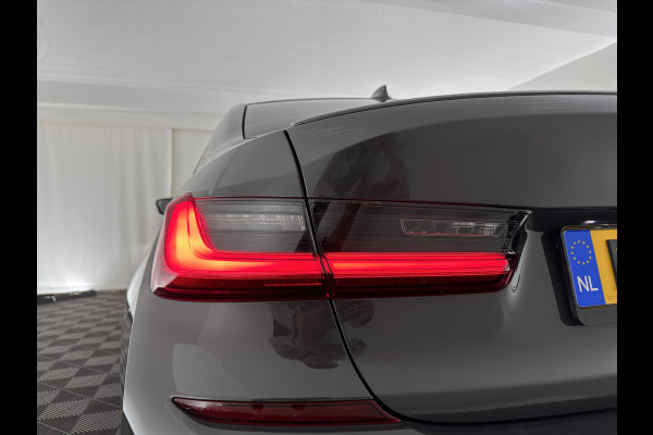 BMW 3-serie 320e Business Edition Plus (INCL.BTW) *PANO | LASER-LIGHT | FULL-LEATHER | ADAPTIVE-CRUISE | CAMERA | SPORT/HEATED-SEATS | DIGI-COCKPIT | KEYLESS | HIFI-SOUND | AMBIENT-LIGHT | DAB+ | NAVI-FULLMAP | 19''ALU*