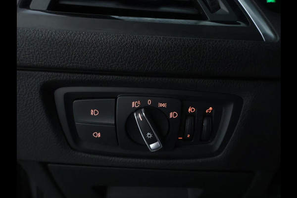 BMW 1-serie 116i High Executive M Sport | Navi | Leder | 6 bak