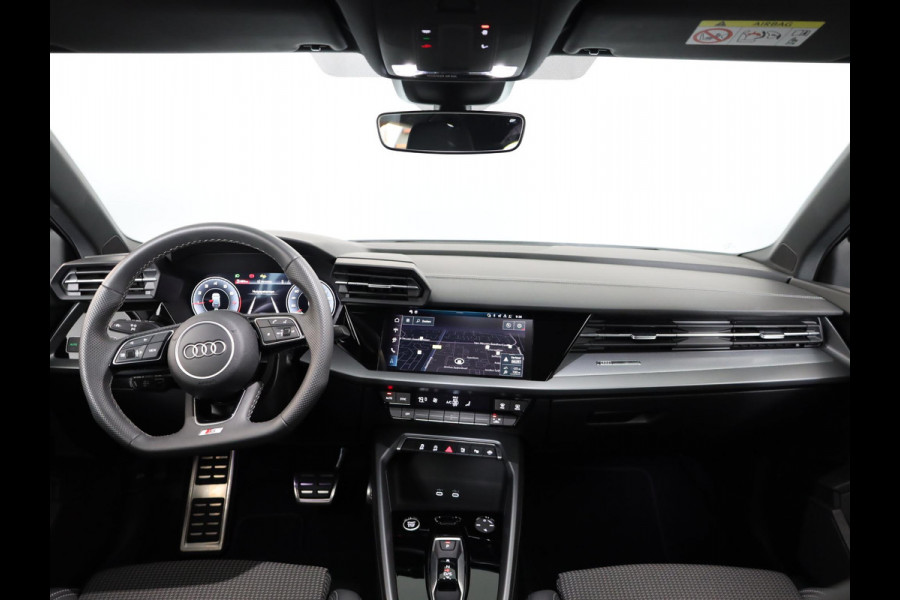 Audi A3 Sportback 30 TFSI S edition 116 pk S-tronic | Verlengde garantie | Navigatie | Parkeersensoren (Park assist) | Achteruitrijcamera | Adaptieve cruise control |