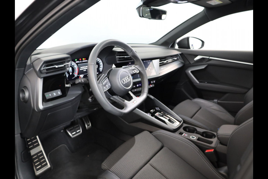 Audi A3 Sportback 30 TFSI S edition 116 pk S-tronic | Verlengde garantie | Navigatie | Parkeersensoren (Park assist) | Achteruitrijcamera | Adaptieve cruise control |