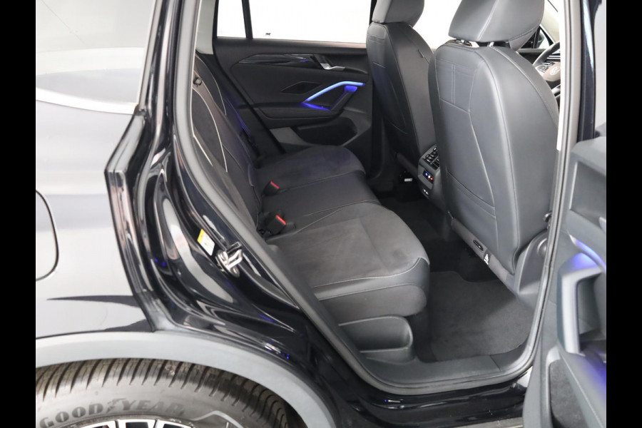 Volkswagen Tiguan 1.5 eTSI Elegance 150 pk Automaat (DSG) | Navigatie | Elektr. trekhaak | Parkeersensoren (Park assist) | Rondomzicht camera | Matrix LED koplampen |