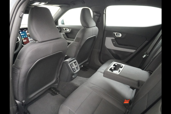 Polestar 2 Long Range 78kWh Carplay Android Auto Cruise Control Keyless Navi Ecc 360°Camera 19"LM Led-Pixel PDC Elektr.Klep Google Maps Blindspot Monitoring Stoelverwarming Regen-Lichtsensor Virtual-Cockpit Hill-Assist Lane Assist Origineel Nederlandse Auto Tot 150kw snel laden 1.500KG Trekvermogen €54.400 nieuwprijs