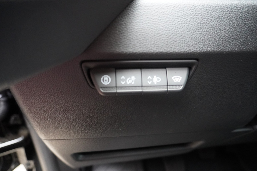 Renault Master T35 2.0 dCi 170PK L2H2 Extra Schuifdeur L / R Nr. V148 | Climate | Navi | Cruise | Trekhaak | Betimmering