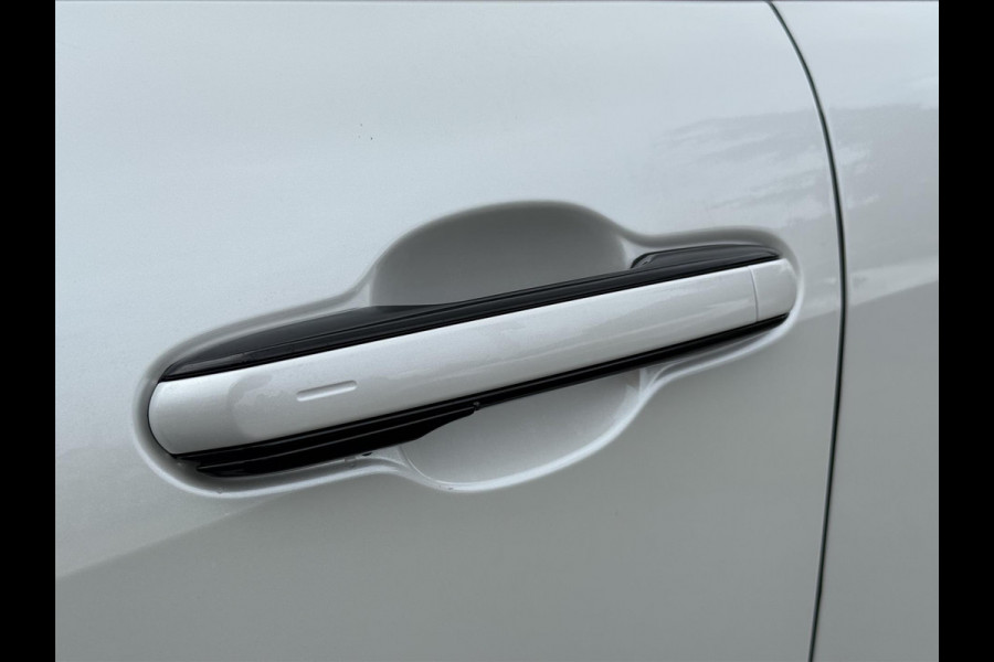 Lexus LBX 1.5 Hybrid Elegant Tech Pack | Leer, Elektrische achterklep, Parkeersensoren, Blind spot, Stoel + Stuurverwarming, Keyless