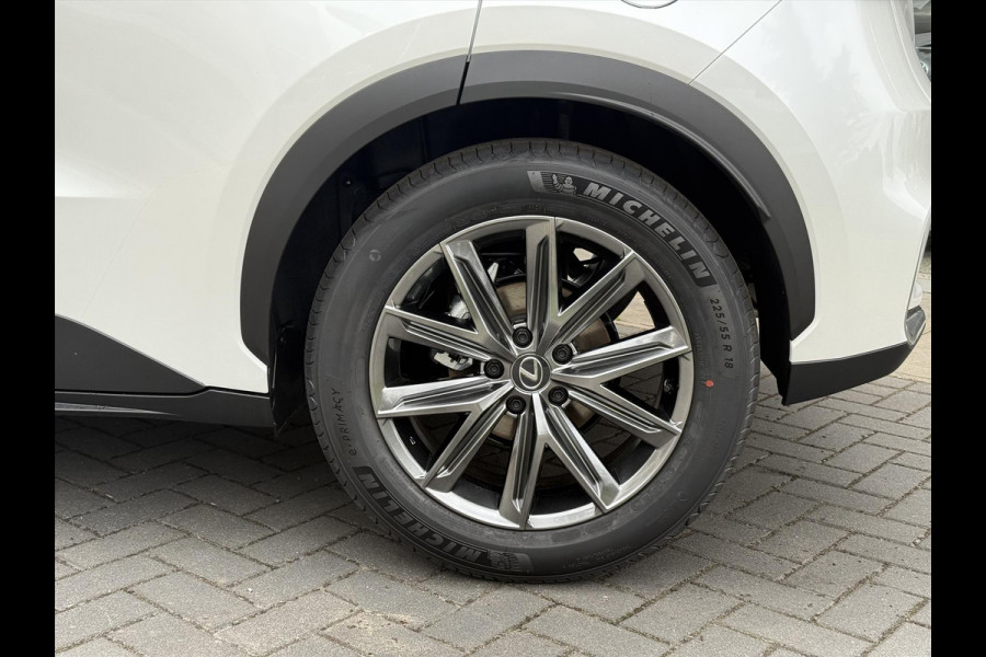 Lexus LBX 1.5 Hybrid Elegant Tech Pack | Leer, Elektrische achterklep, Parkeersensoren, Blind spot, Stoel + Stuurverwarming, Keyless