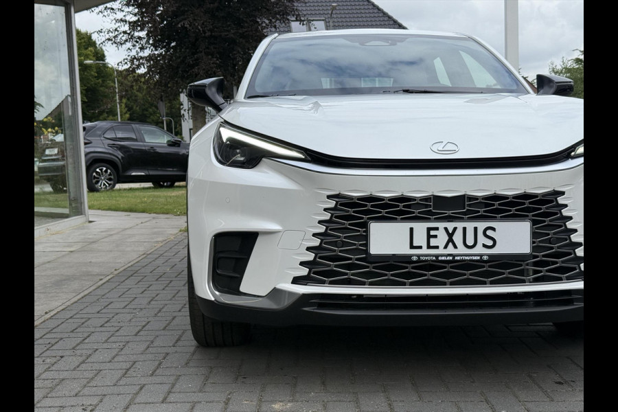 Lexus LBX 1.5 Hybrid Elegant Tech Pack | Leer, Elektrische achterklep, Parkeersensoren, Blind spot, Stoel + Stuurverwarming, Keyless