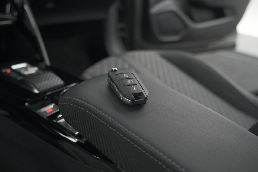 Peugeot 208 Hybrid 100 e-DCS6 Allure | Camera | Adaptieve Cruise Control | Navigatie | Parkeersensoren