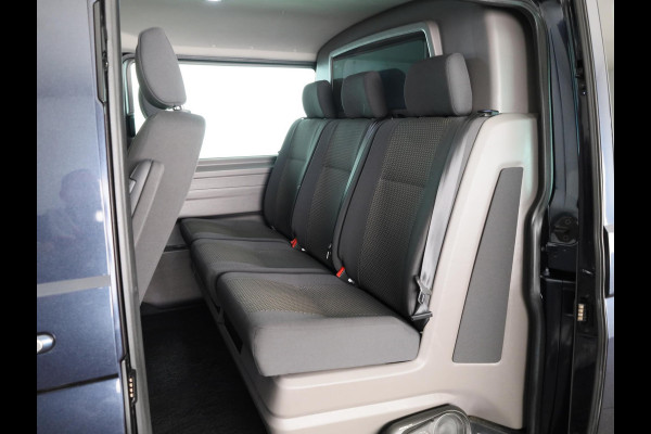 Volkswagen Transporter 2.0 TDI L2H1 30 DC Bulli 150 PK AUTOMAAT NAVI | TREKHAAK | SIDEBARS | DUBBEL CABINE