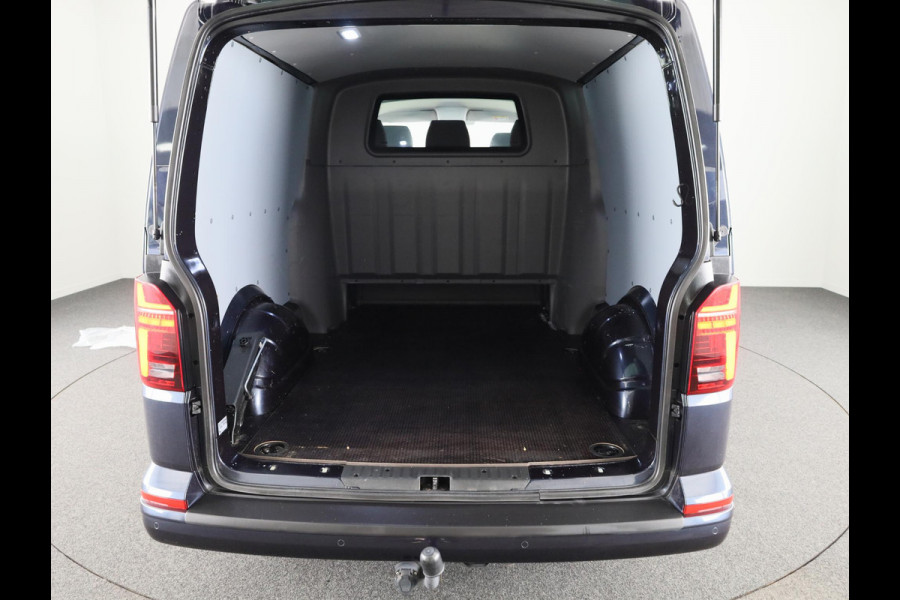 Volkswagen Transporter 2.0 TDI L2H1 30 DC Bulli 150 PK AUTOMAAT NAVI | TREKHAAK | SIDEBARS | DUBBEL CABINE