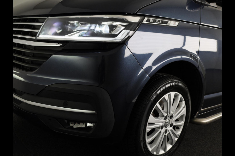 Volkswagen Transporter 2.0 TDI L2H1 30 DC Bulli 150 PK AUTOMAAT NAVI | TREKHAAK | SIDEBARS | DUBBEL CABINE