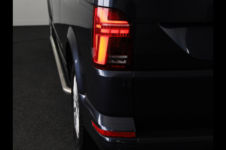 Volkswagen Transporter 2.0 TDI L2H1 30 DC Bulli 150 PK AUTOMAAT NAVI | TREKHAAK | SIDEBARS | DUBBEL CABINE
