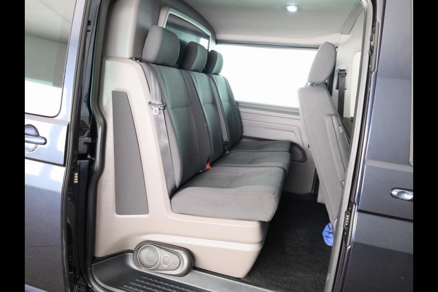 Volkswagen Transporter 2.0 TDI L2H1 30 DC Bulli 150 PK AUTOMAAT NAVI | TREKHAAK | SIDEBARS | DUBBEL CABINE