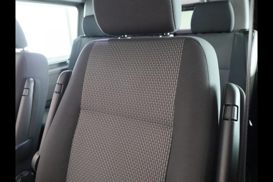 Volkswagen Transporter 2.0 TDI L2H1 30 DC Bulli 150 PK AUTOMAAT NAVI | TREKHAAK | SIDEBARS | DUBBEL CABINE