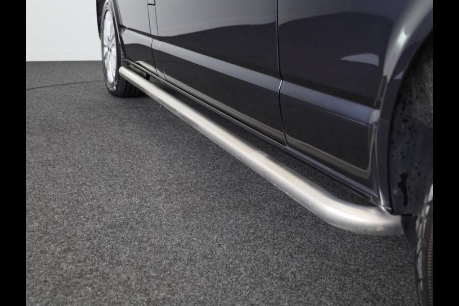 Volkswagen Transporter 2.0 TDI L2H1 30 DC Bulli 150 PK AUTOMAAT NAVI | TREKHAAK | SIDEBARS | DUBBEL CABINE