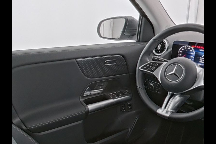 Mercedes-Benz GLA 250 e Face Lift Plug-In Hybride | Trekhaak | Ledkoplampen | Stuur en Stoelverwarming | 11kW Laden | Inclusief 24 maanden MB Certified garantie voor Europa.