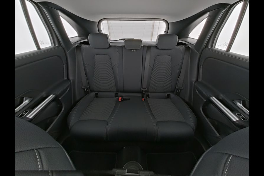 Mercedes-Benz GLA 250 e Face Lift Plug-In Hybride | Trekhaak | Ledkoplampen | Stuur en Stoelverwarming | 11kW Laden | Inclusief 24 maanden MB Certified garantie voor Europa.