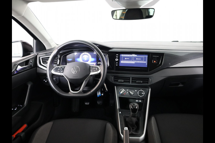 Volkswagen Polo 1.0 TSI Life Edition 95 pk | Verlengde garantie | Navigatie via App | Parkeersensoren achter | Achteruitrijcamera | Adaptieve cruise control | LED koplampen |