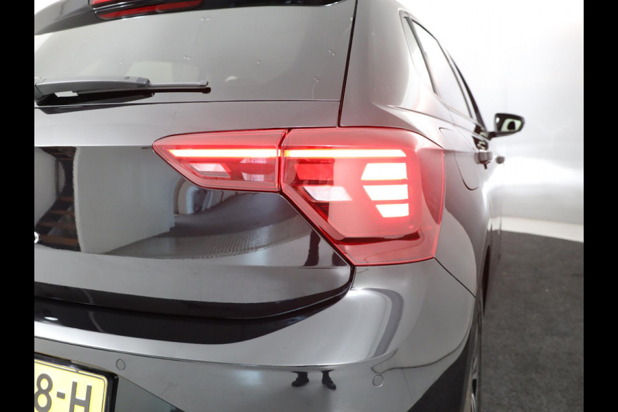 Volkswagen Polo 1.0 TSI Life Edition 95 pk | Verlengde garantie | Navigatie via App | Parkeersensoren achter | Achteruitrijcamera | Adaptieve cruise control | LED koplampen |