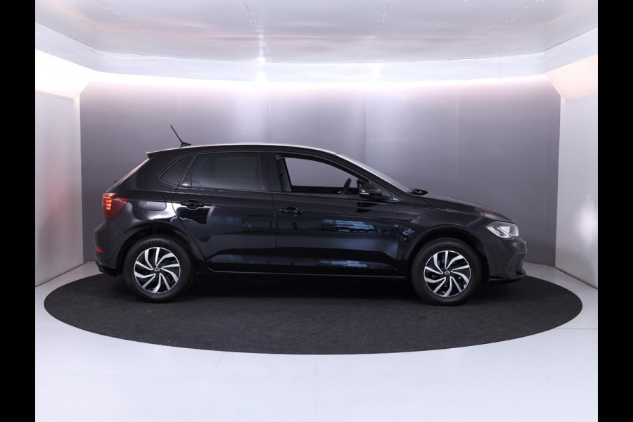 Volkswagen Polo 1.0 TSI Life Edition 95 pk | Verlengde garantie | Navigatie via App | Parkeersensoren achter | Achteruitrijcamera | Adaptieve cruise control | LED koplampen |