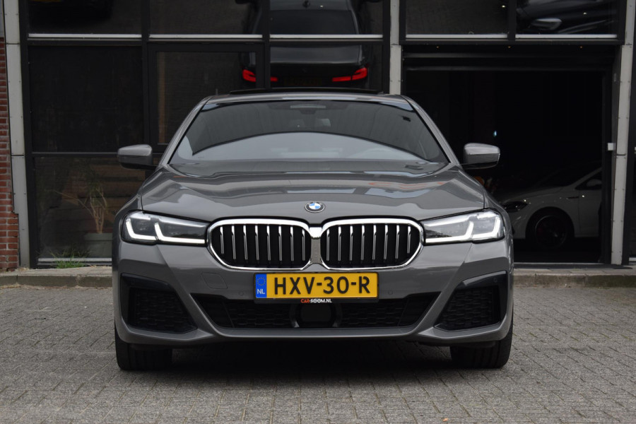 BMW 5 Serie 545e xDrive High Executive M Sport Pano HUD Camera Stuurvw