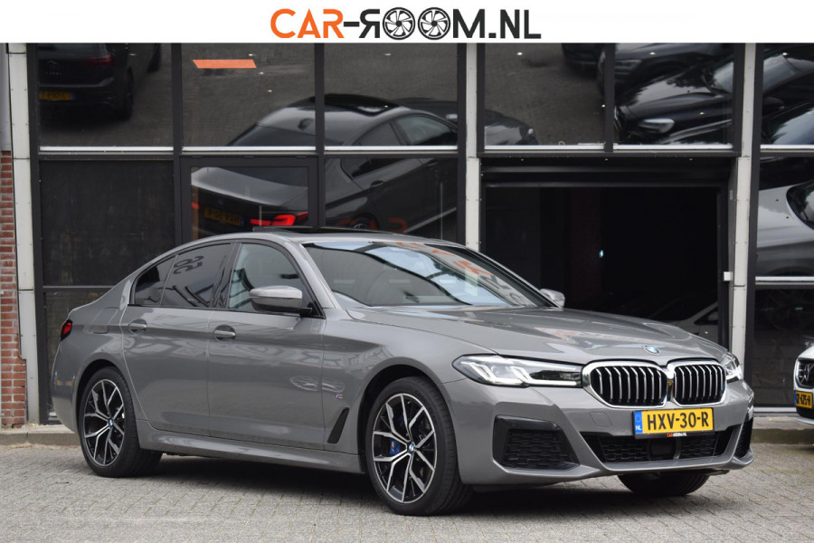 BMW 5 Serie 545e xDrive High Executive M Sport Pano HUD Camera Stuurvw