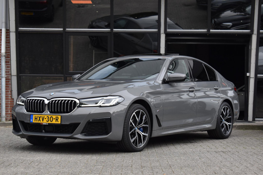 BMW 5 Serie 545e xDrive High Executive M Sport Pano HUD Camera Stuurvw