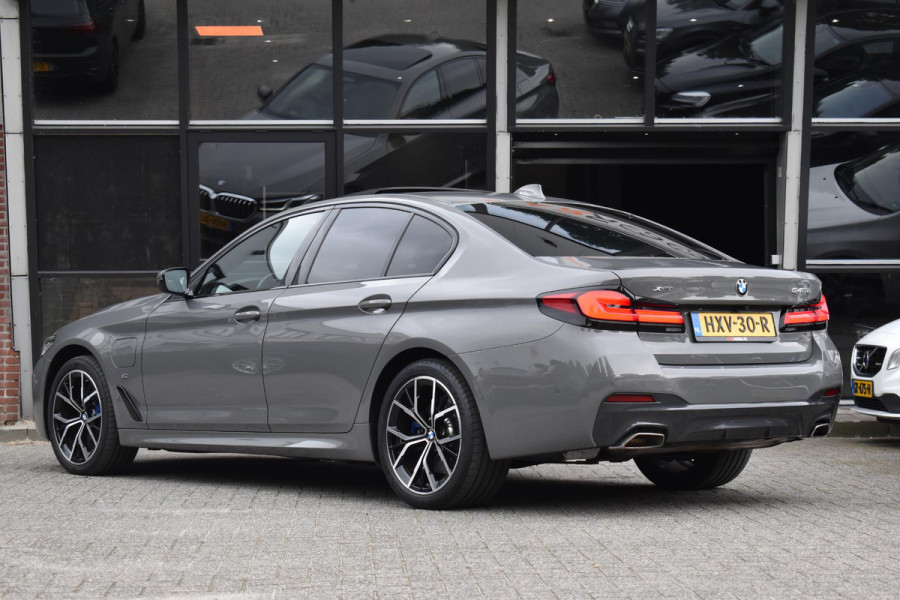 BMW 5 Serie 545e xDrive High Executive M Sport Pano HUD Camera Stuurvw