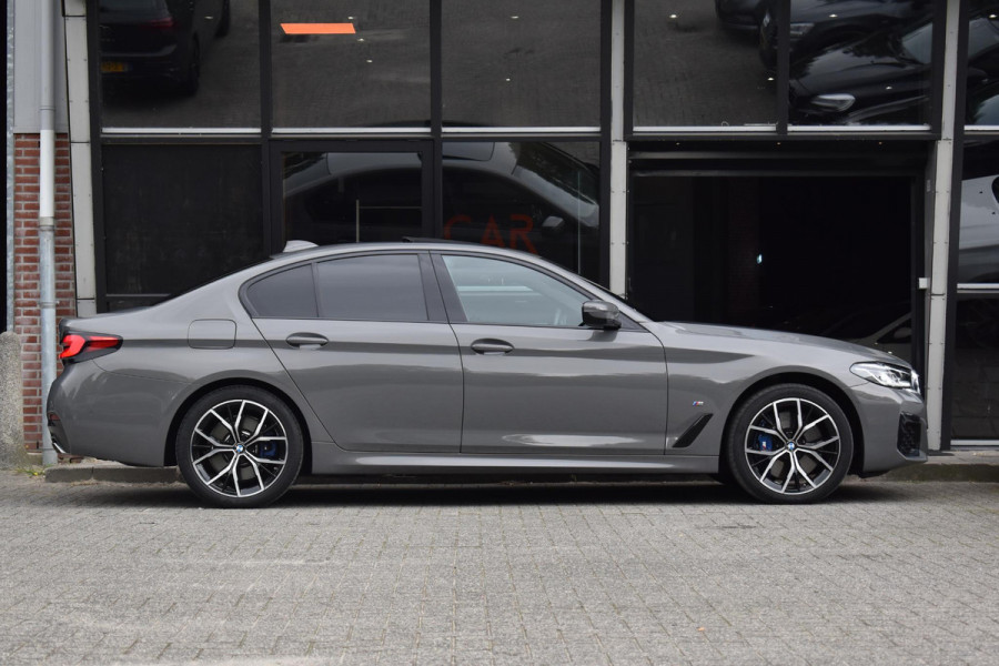 BMW 5 Serie 545e xDrive High Executive M Sport Pano HUD Camera Stuurvw