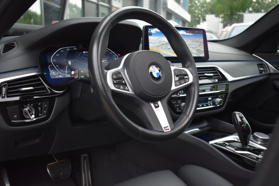 BMW 5 Serie 545e xDrive High Executive M Sport Pano HUD Camera Stuurvw
