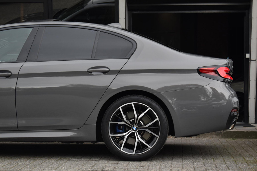 BMW 5 Serie 545e xDrive High Executive M Sport Pano HUD Camera Stuurvw