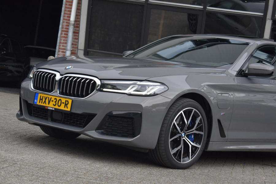 BMW 5 Serie 545e xDrive High Executive M Sport Pano HUD Camera Stuurvw
