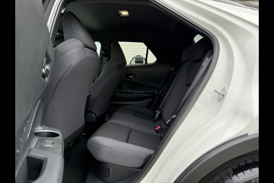 Toyota C-HR 2.0 Hybrid 200 Dynamic Bi-Tone | Navi XL | ACC | Camera | Keyless | LED | 18 inch