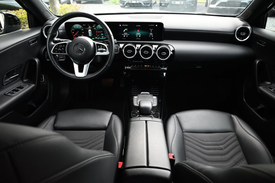 Mercedes-Benz A-Klasse 250 e Business Solution Luxury 218 PK LED Camera Widescreen 17''