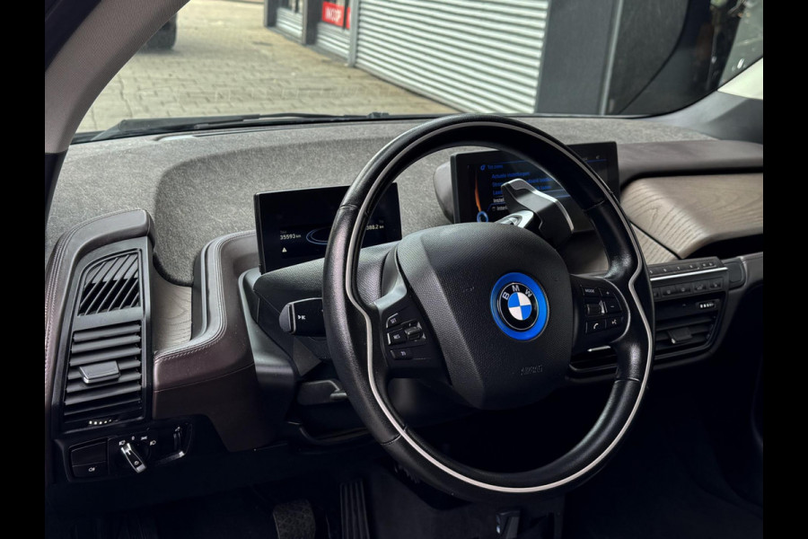 BMW i3 Comfort 94Ah 33 kWh - Navigatie I Airco I Leer I Sport velgen 20 inch I LED I Dealer onderhouden