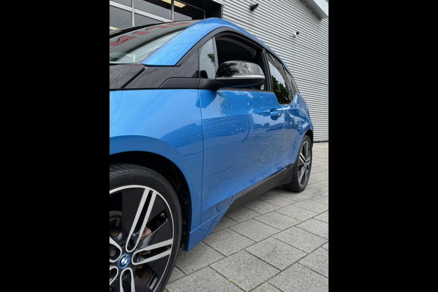 BMW i3 Comfort 94Ah 33 kWh - Navigatie I Airco I Leer I Sport velgen 20 inch I LED I Dealer onderhouden