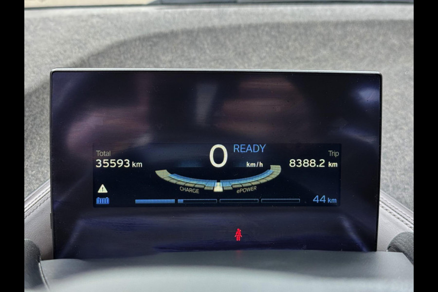 BMW i3 Comfort 94Ah 33 kWh - Navigatie I Airco I Leer I Sport velgen 20 inch I LED I Dealer onderhouden